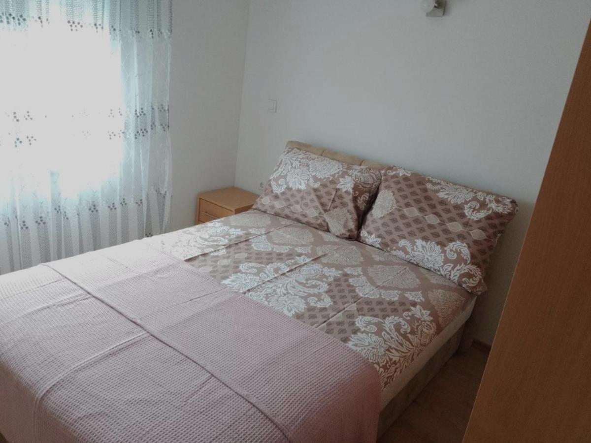 Apartman Josipa Peroj Eksteriør billede